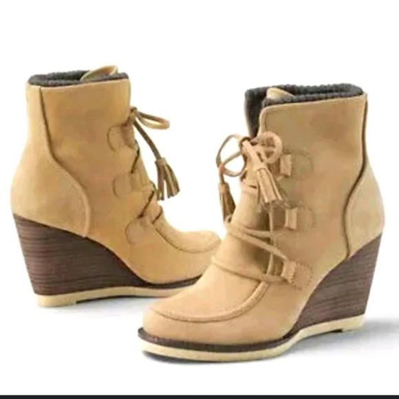 Lands' End Wedge Nubuck Leather boots ankle booties tan camel lace up 8 - Picture 1 of 13